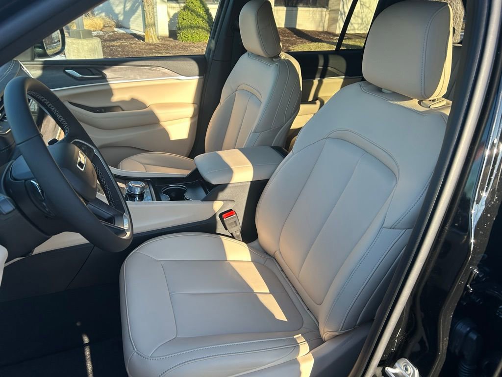 New 2025 Jeep Grand Cherokee Limited image 7