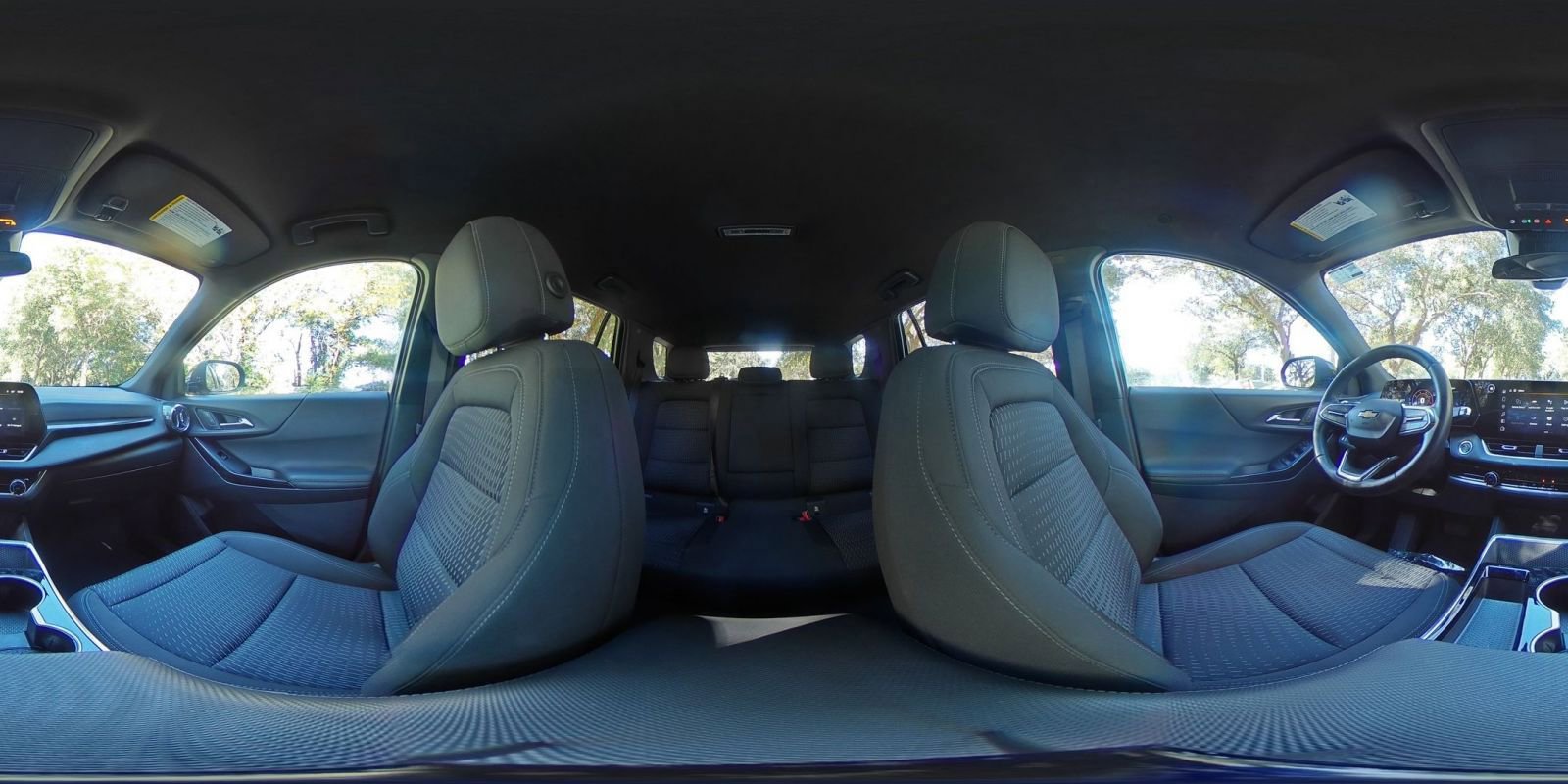 Used 2025 Chevrolet Equinox LT image 36