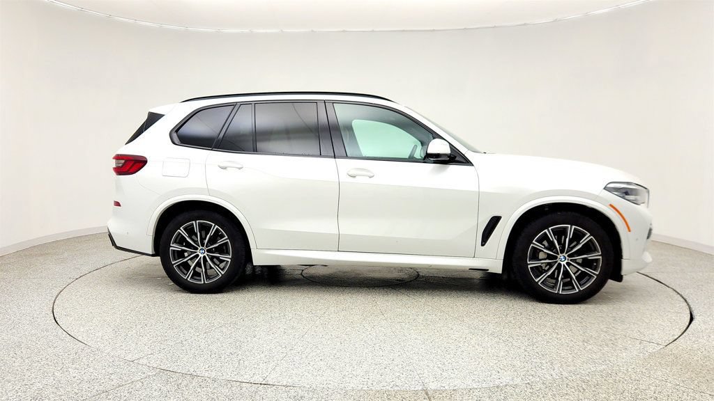Used 2023 BMW X5 xDrive40i w/ M Sport Package AWD/4WD image 4