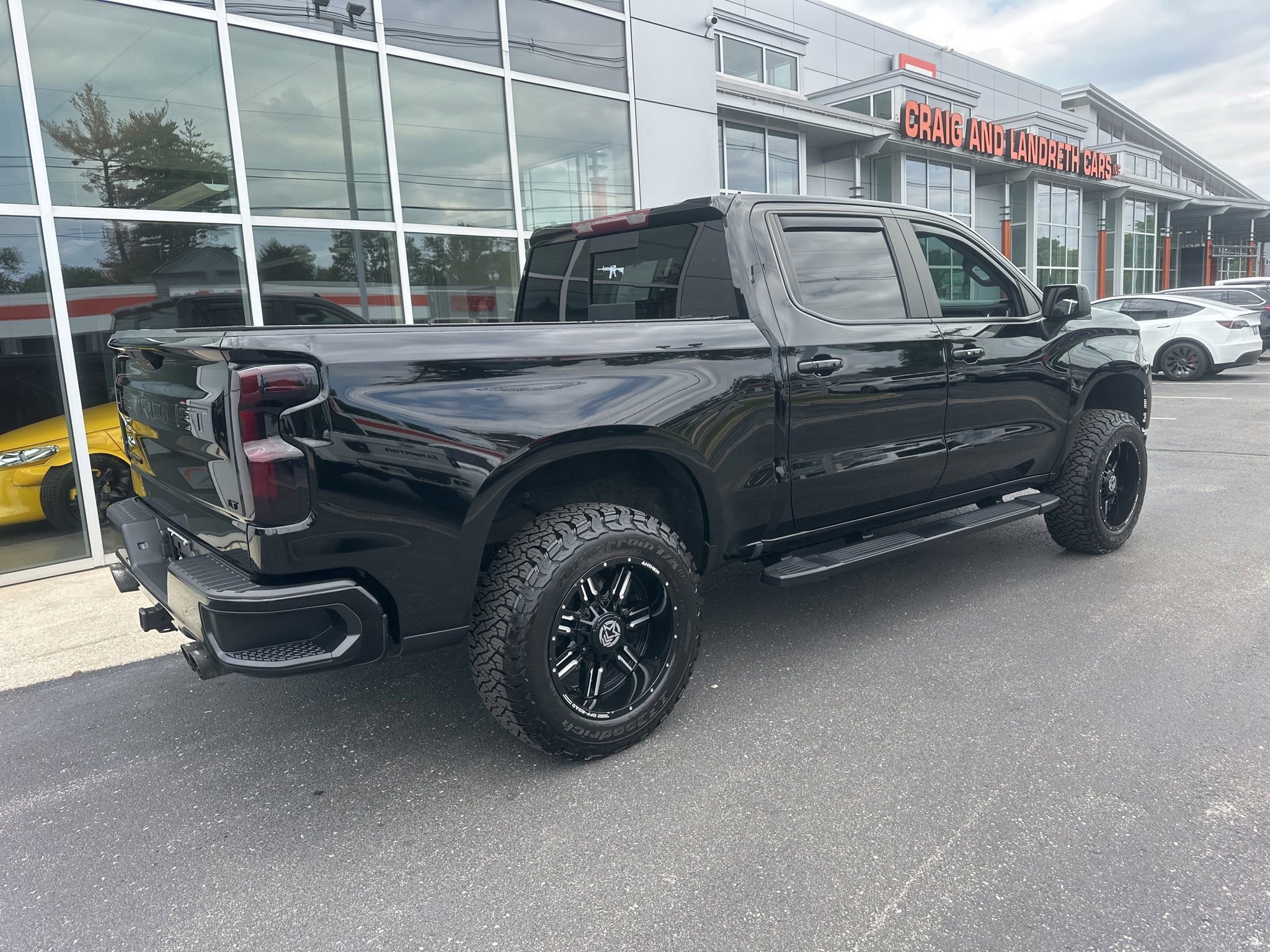 Used 2021 Chevrolet Silverado 1500 LT Trail Boss w/ Convenience Package II AWD/4WD image 3