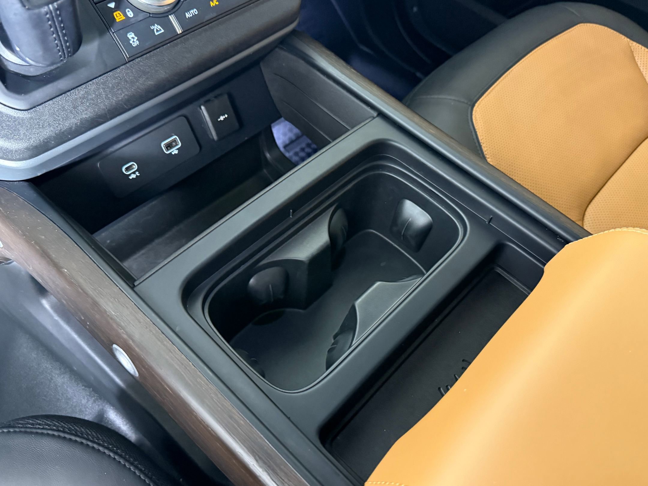 Used 2024 Land Rover Defender 110 X image 26