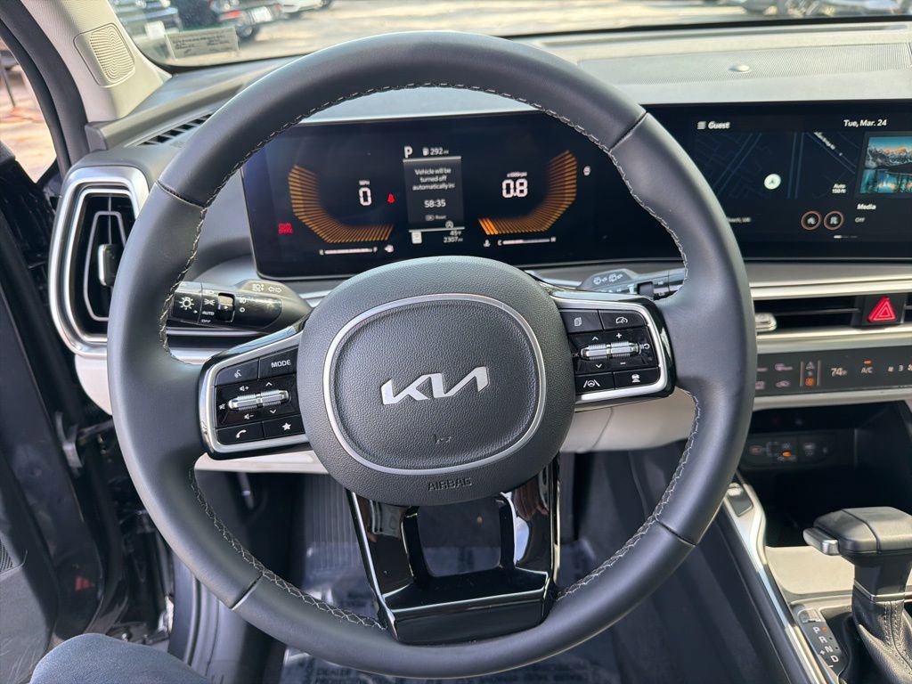 Certified 2025 Kia Sorento EX w/ Panoramic Sunroof Package image 16