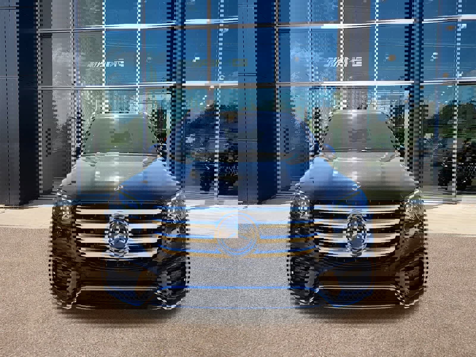 Used 2024 Mercedes-Benz GLS 450 4MATIC image 2