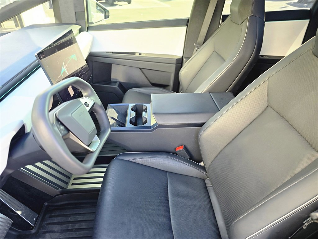 Used 2024 Tesla Cybertruck AWD Crew Cab image 18