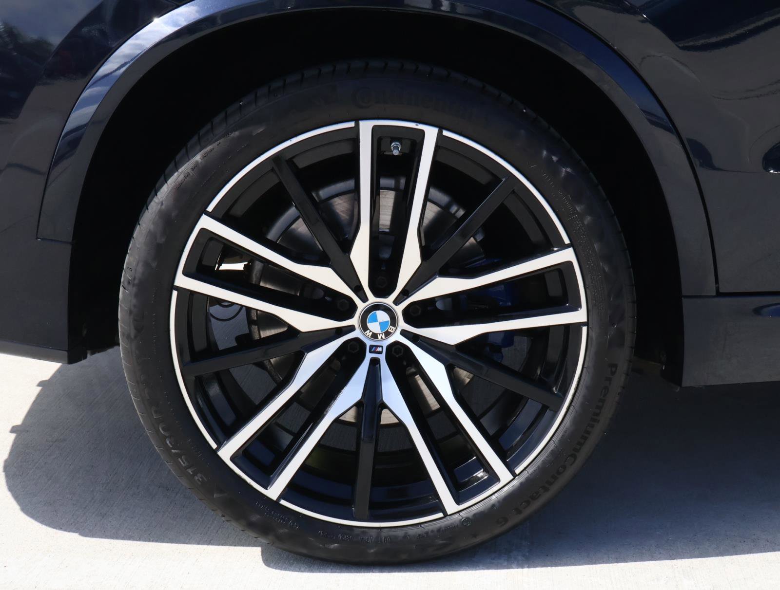 Used 2019 BMW X5 xDrive50i w/ M Sport Package AWD/4WD image 9