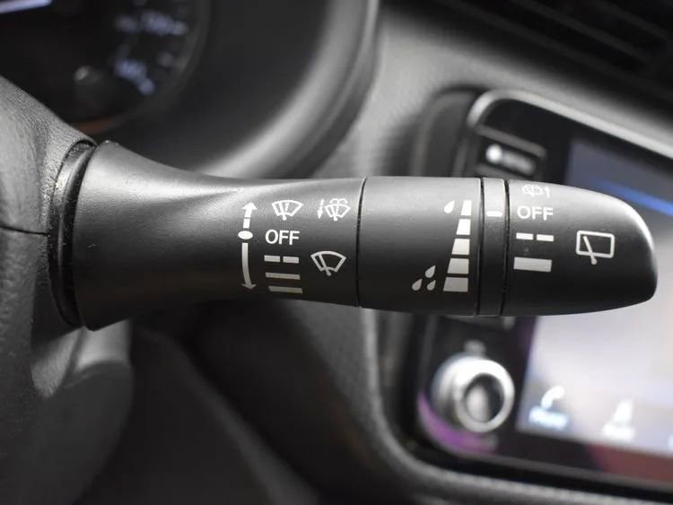 Used 2023 Nissan Kicks SV image 26