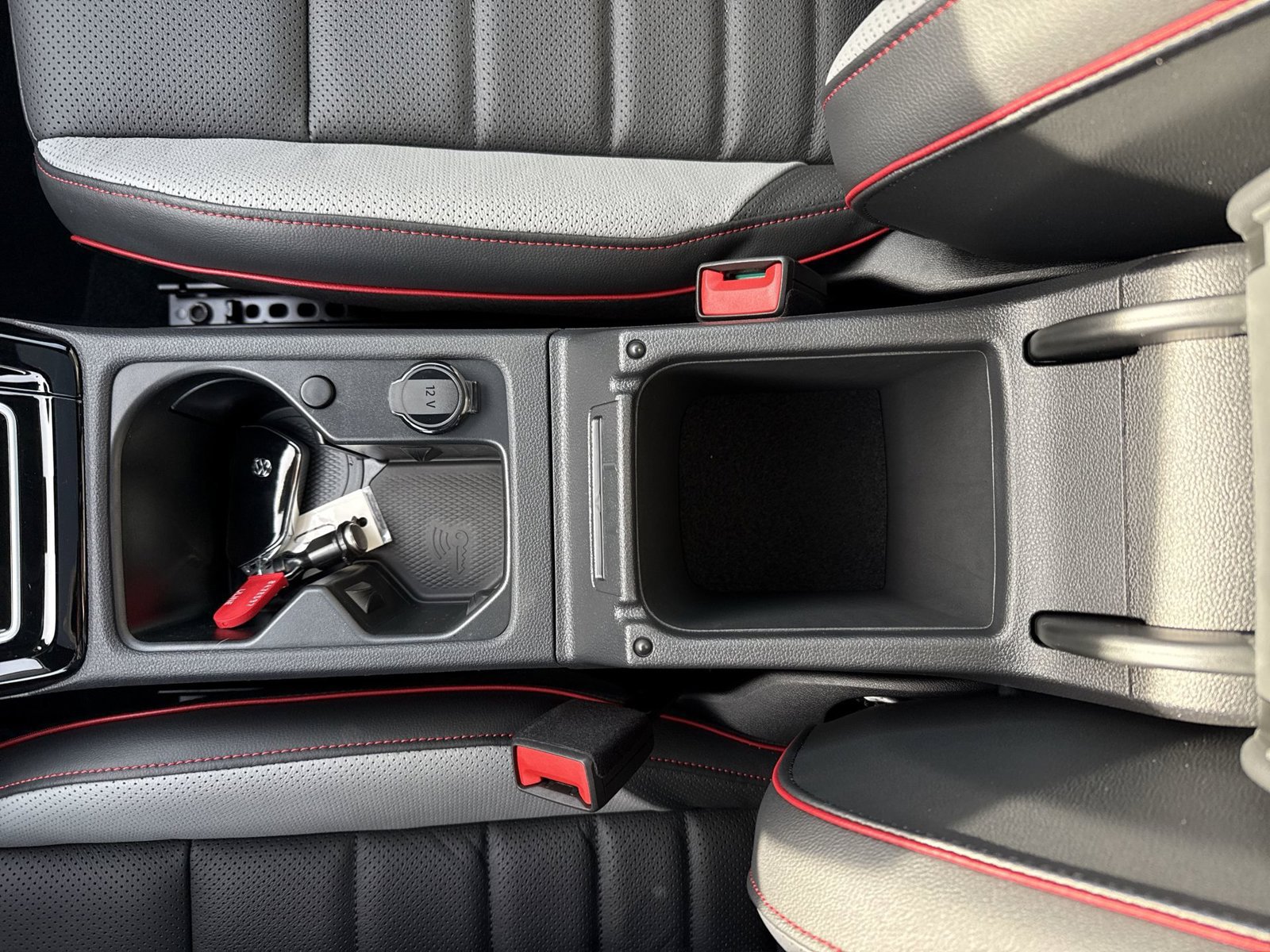 New 2026 Volkswagen GTI SE FWD image 23