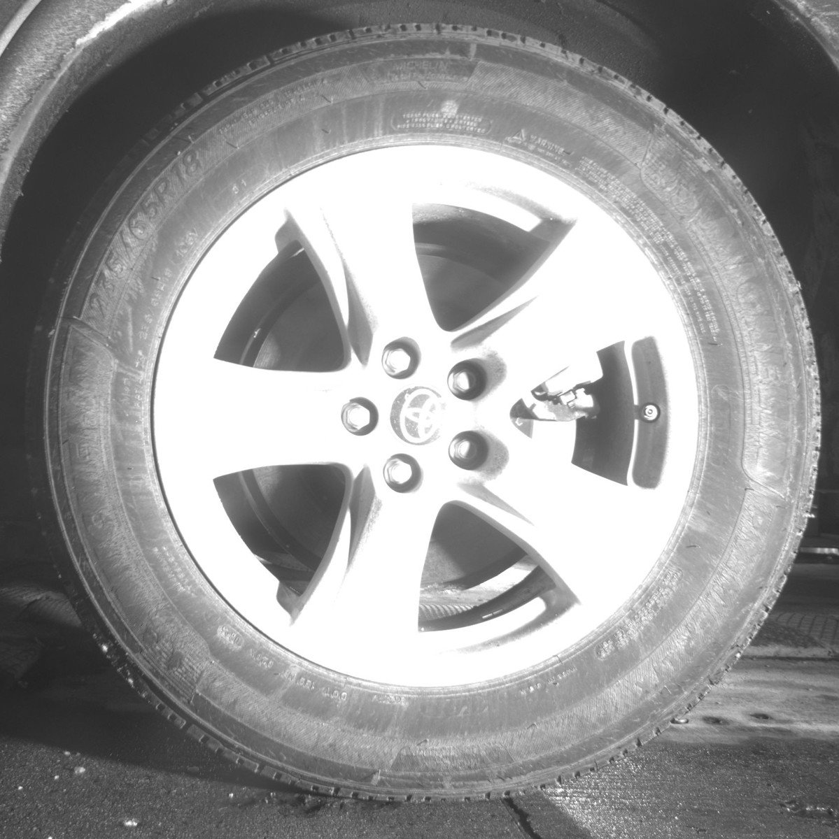 Used 2025 Toyota Highlander LE FWD image 14