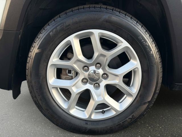 Used 2018 Jeep Renegade Latitude image 10