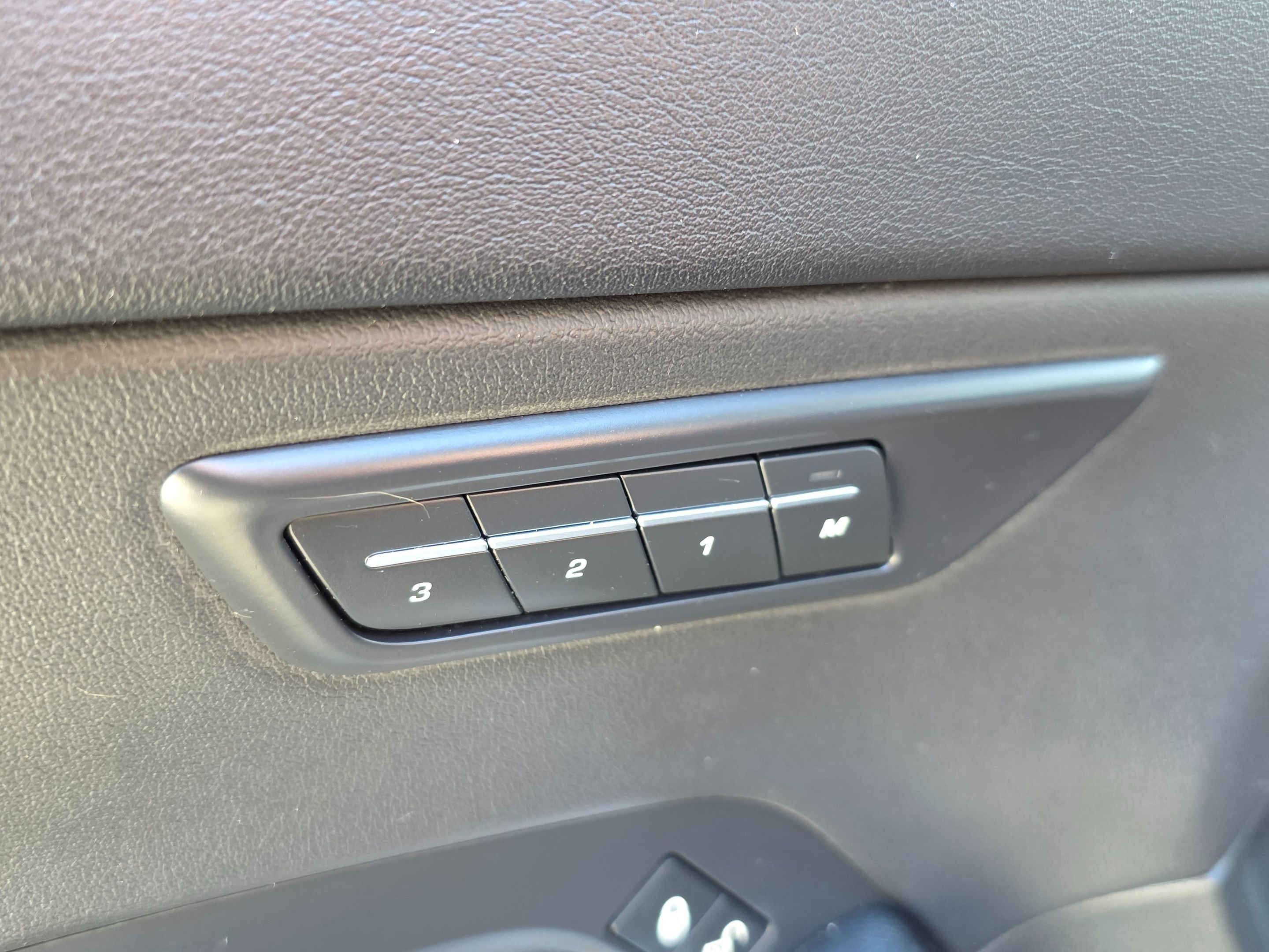 Used 2018 Jaguar E-PACE SE AWD/4WD image 25