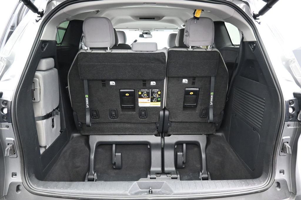 Used 2026 Toyota Sienna LE FWD image 30