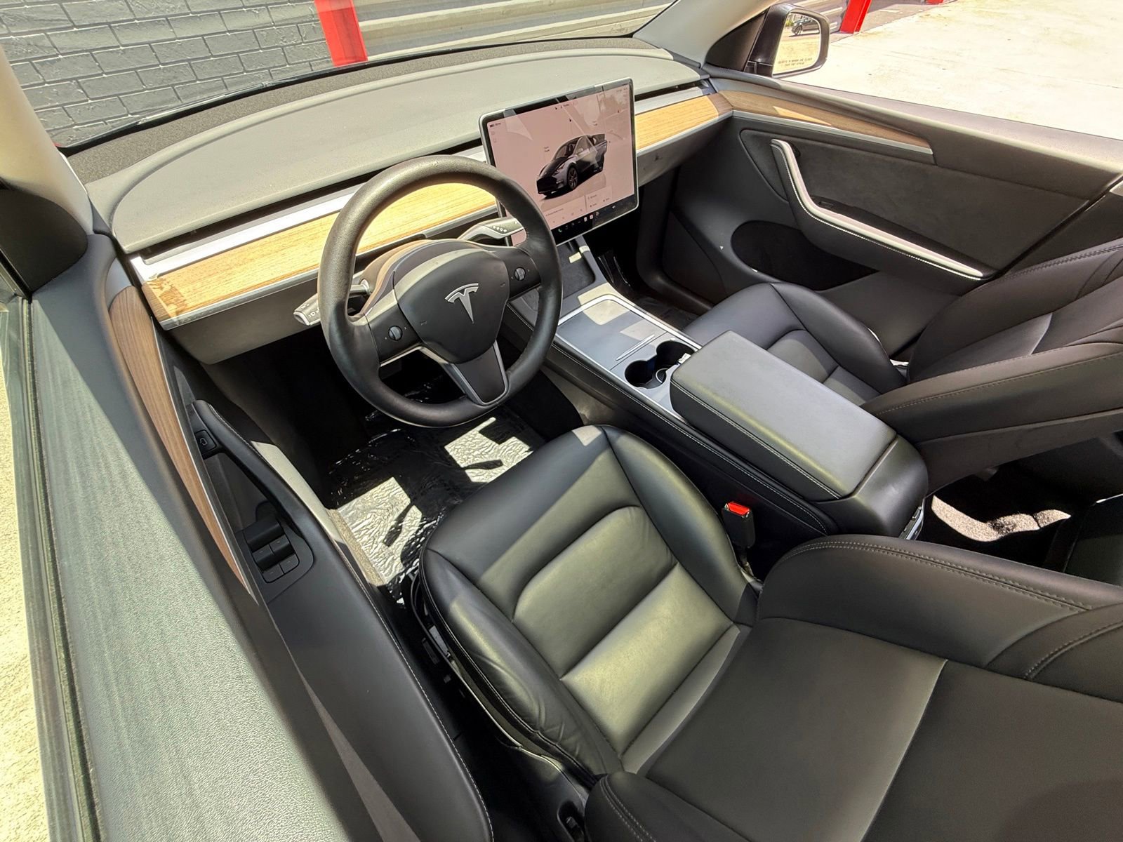 Used 2024 Tesla Model Y Long Range RWD image 20