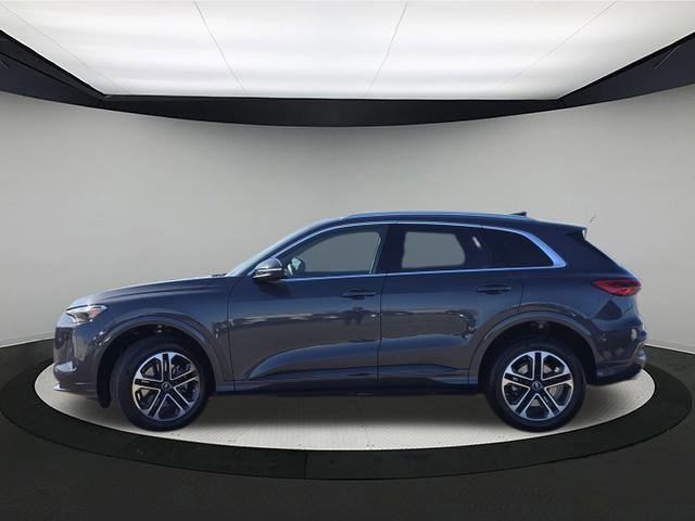 Certified 2025 Audi Q5 Premium w/ Convenience Package image 4