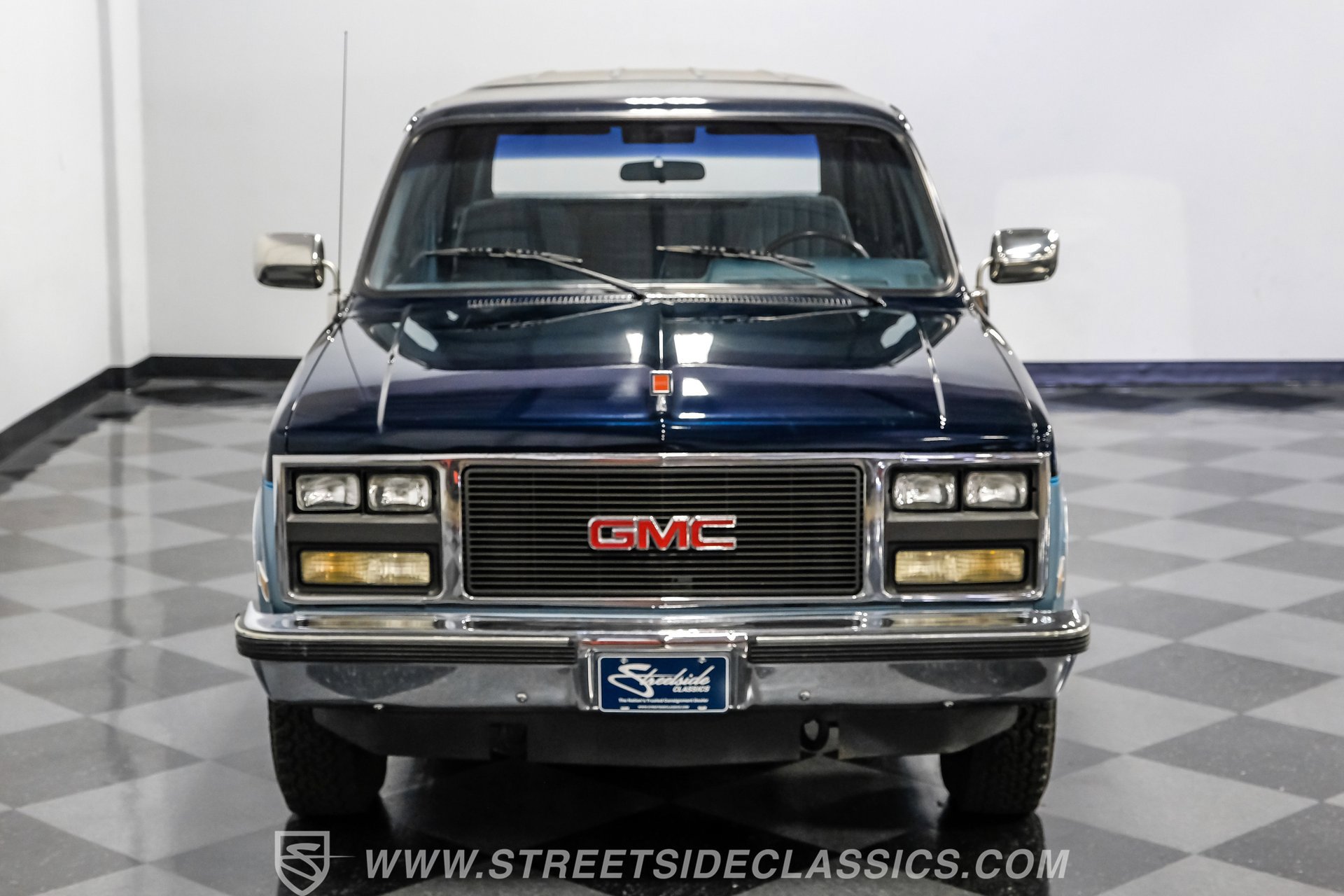 Used 1990 GMC Suburban 4WD image 32