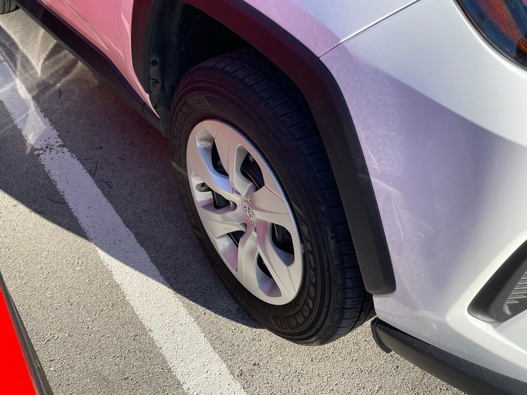 Used 2025 Toyota RAV4 LE image 9