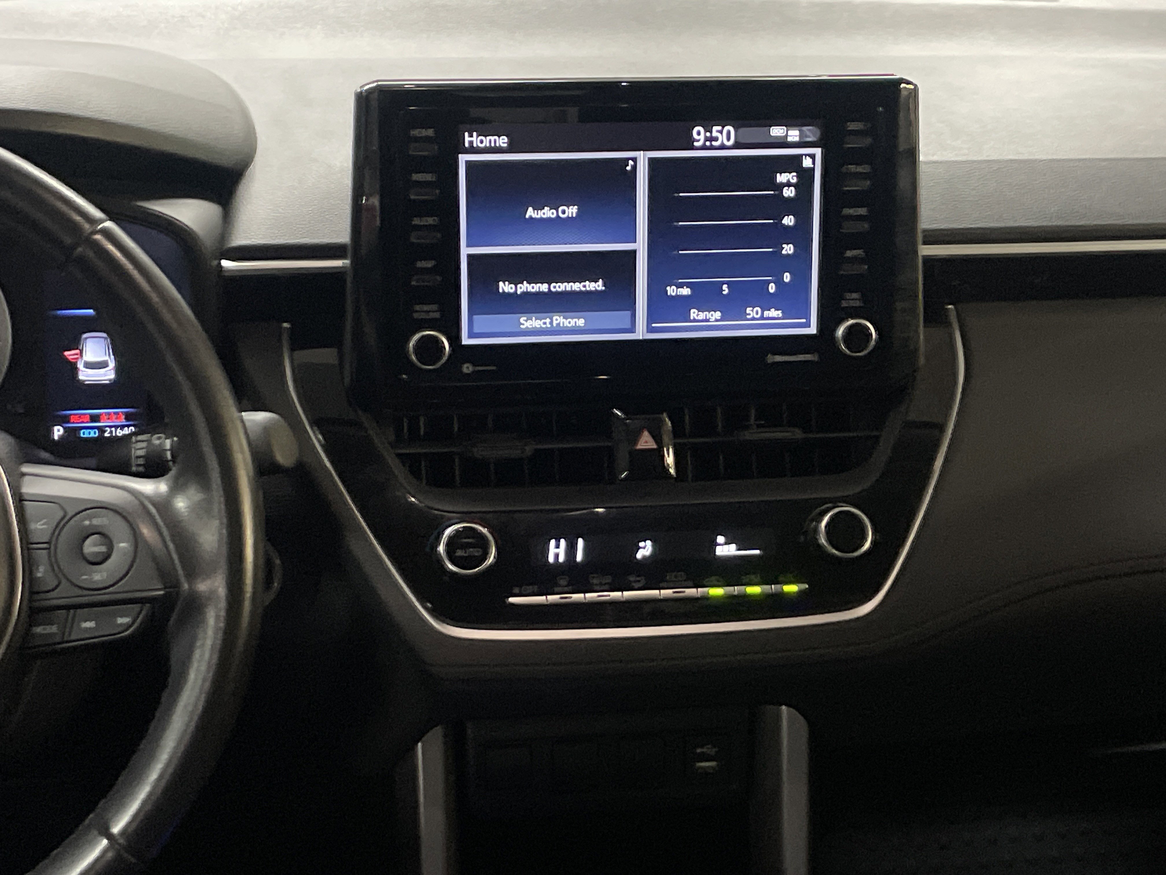 Certified 2022 Toyota Corolla Cross LE image 31