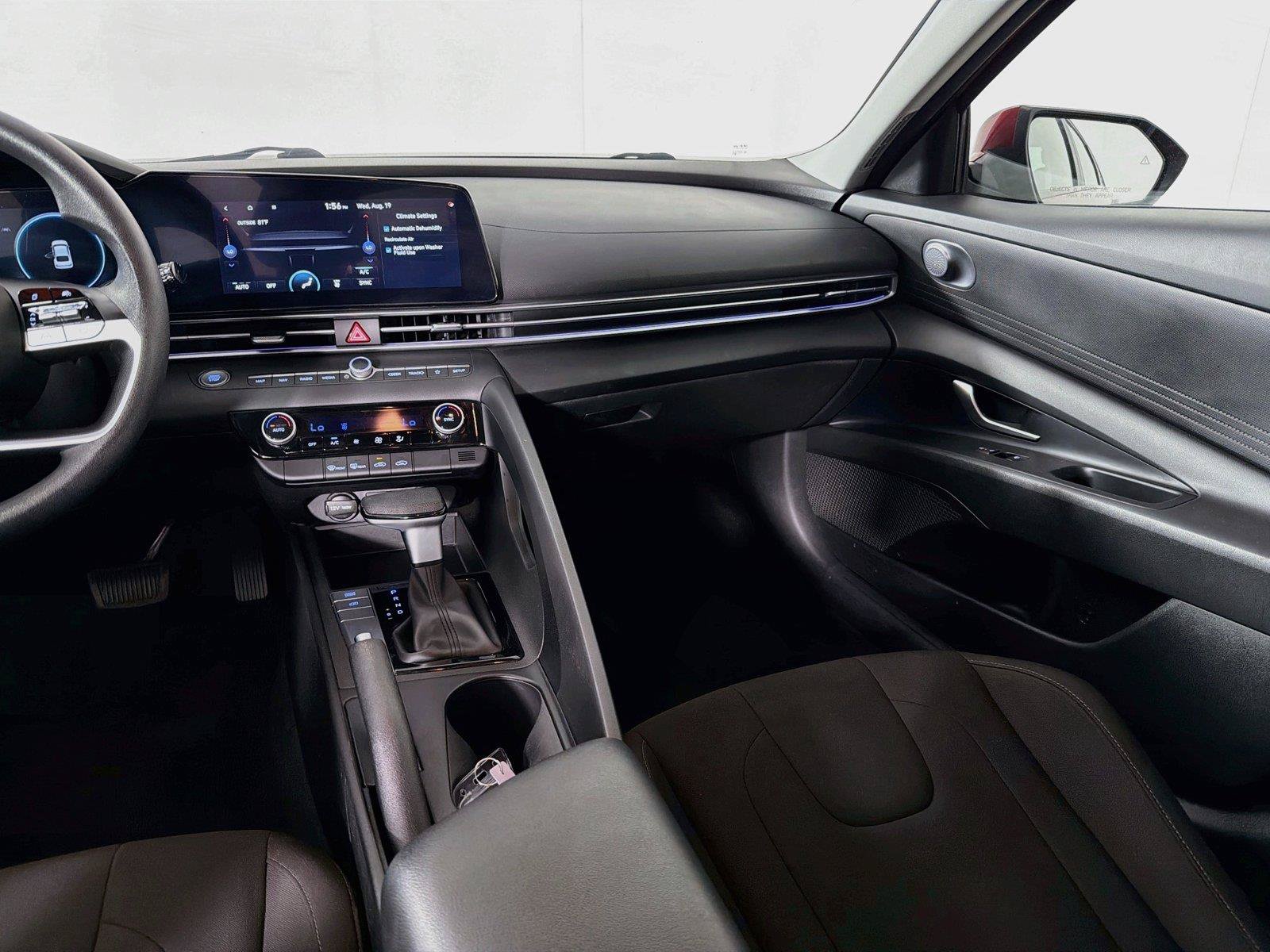 Used 2024 Hyundai Elantra SEL FWD image 28