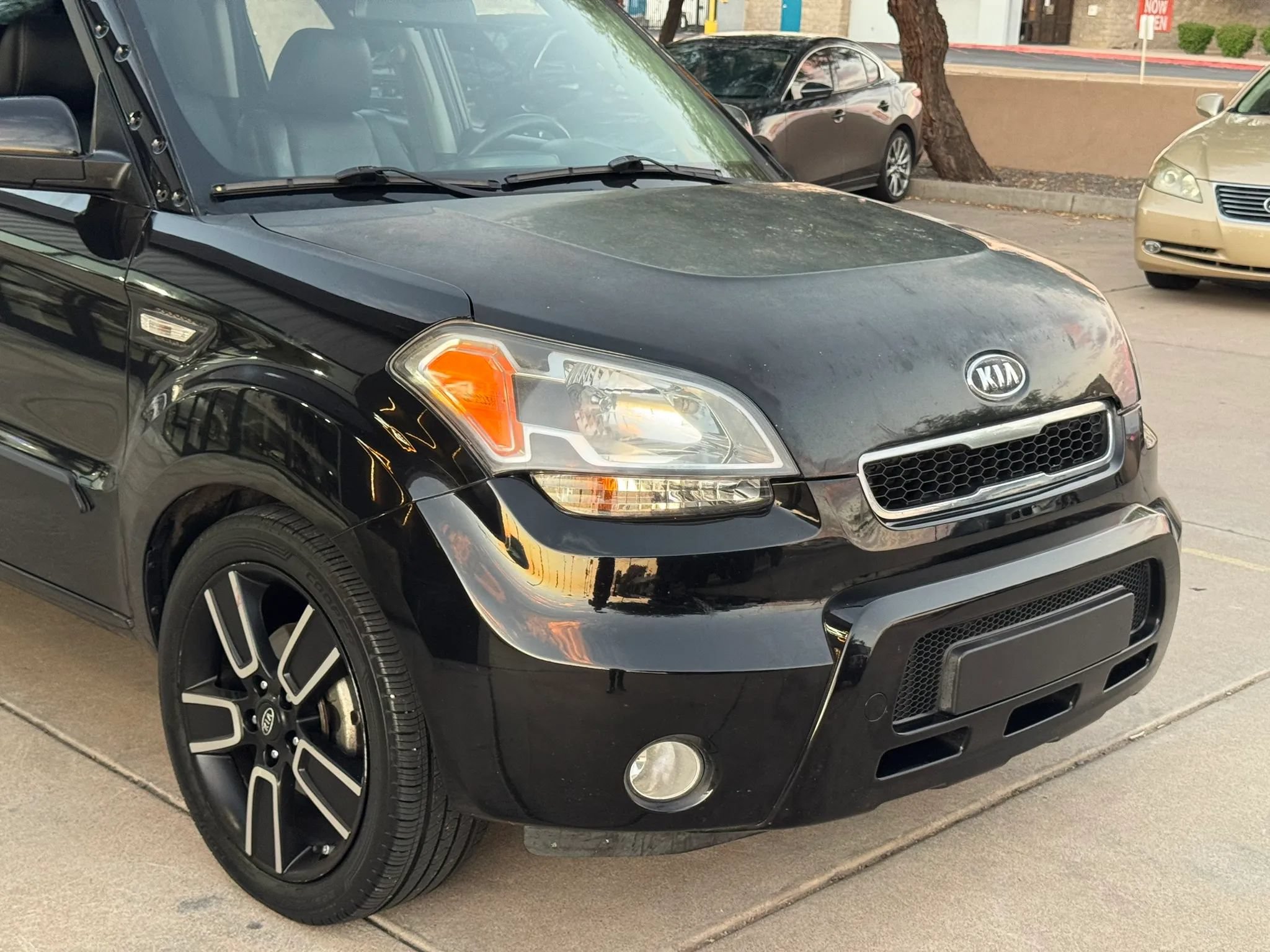 Used 2010 Kia Soul + FWD image 27