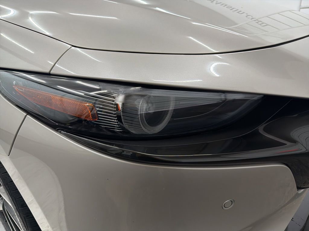 Used 2024 MAZDA MAZDA3 Hatchback w/Premium Plus Pkg image 11