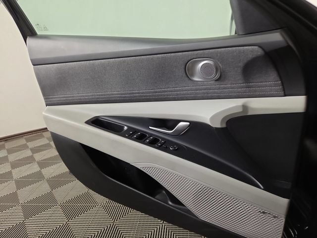 Used 2025 Hyundai Elantra Limited FWD image 30