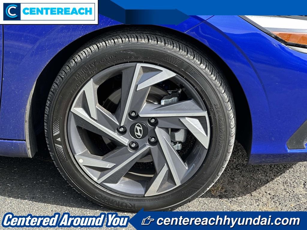 Used 2025 Hyundai Elantra Sport FWD image 6