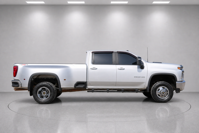 Used 2021 Chevrolet Silverado 3500 LT AWD/4WD image 2