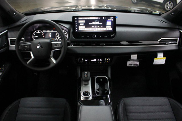 New 2026 Mitsubishi Outlander LE FWD image 20