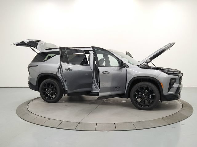 New 2026 Chevrolet Traverse RS w/ LPO, Floor Liner Package FWD image 16