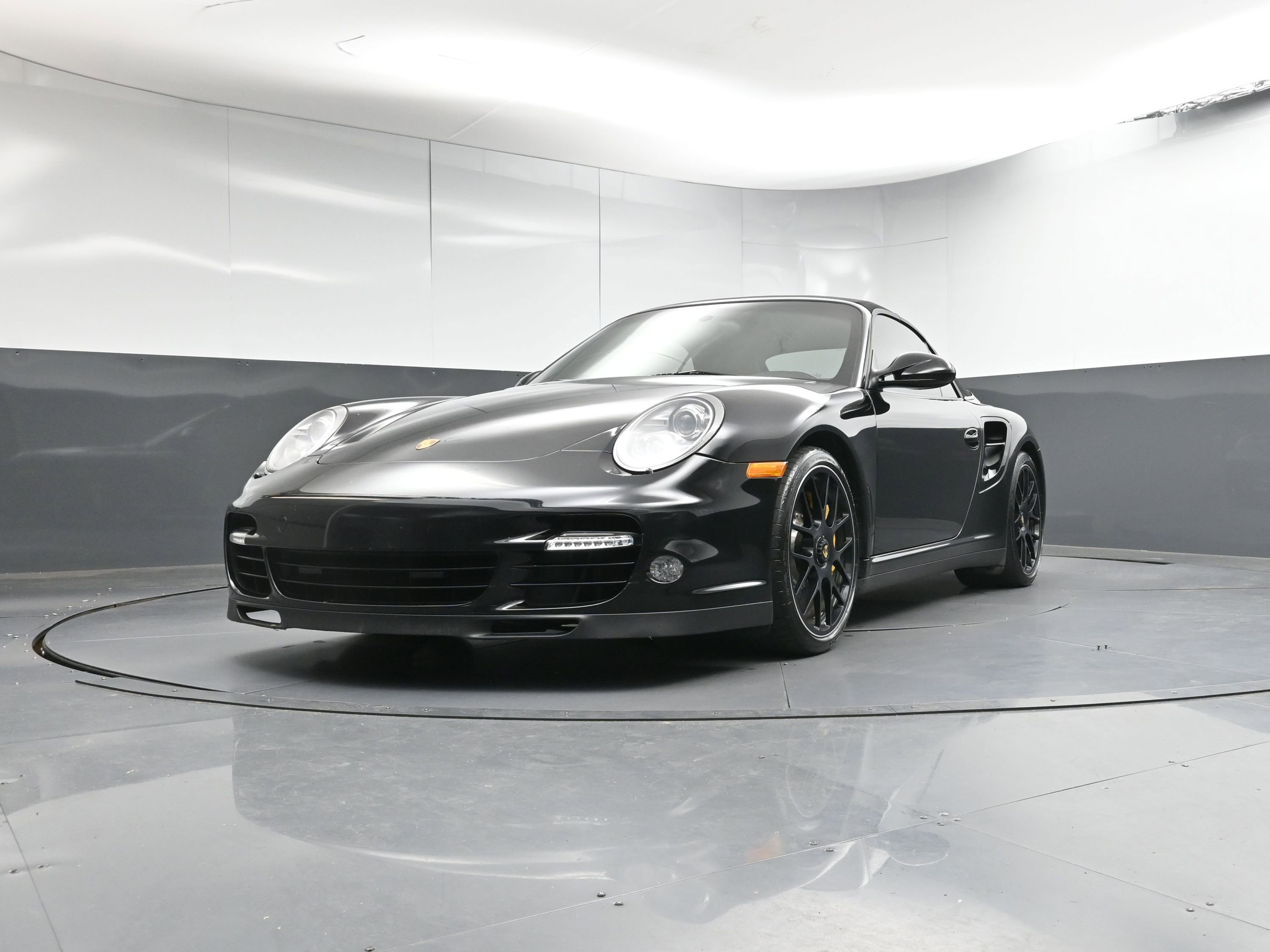 Used 2011 Porsche 911 Turbo S image 30