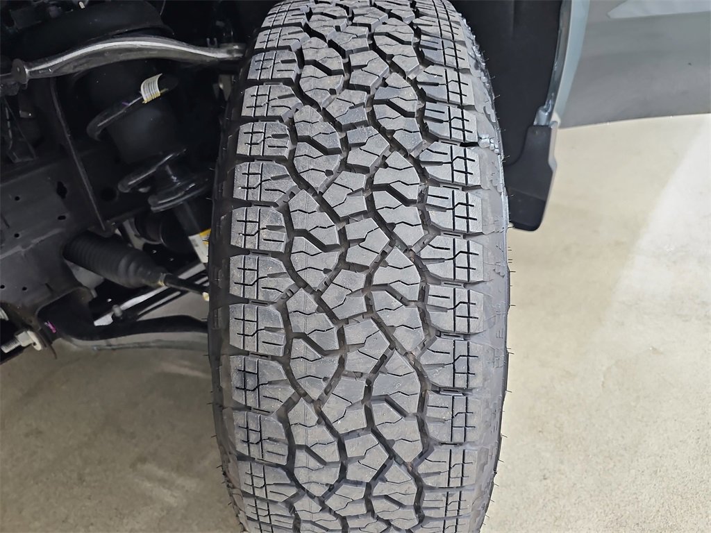 Certified 2025 Chevrolet Silverado 1500 LT image 38