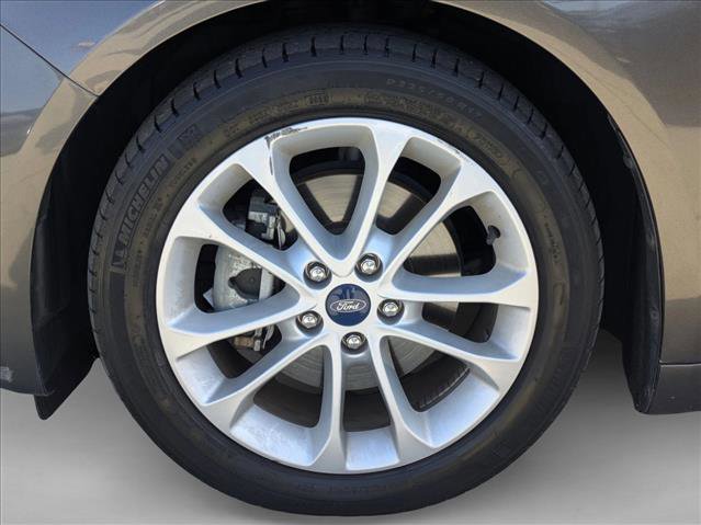 Used 2020 Ford Fusion SE FWD image 25