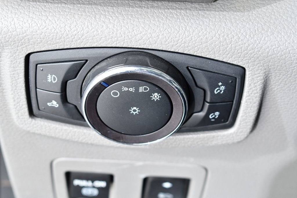 Used 2019 Ford F150 XLT w/ Equipment Group 302A Luxury AWD/4WD image 32