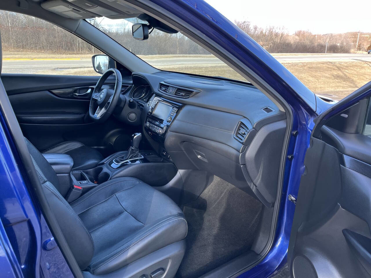 Used 2020 Nissan Rogue SL AWD/4WD image 35