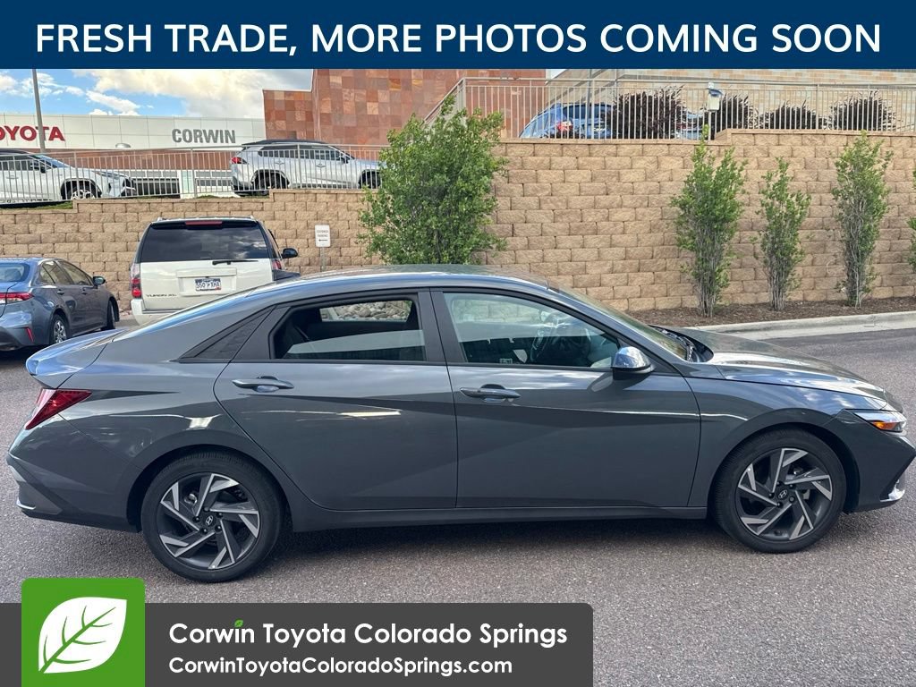 Used 2025 Hyundai Elantra Sport FWD image 8