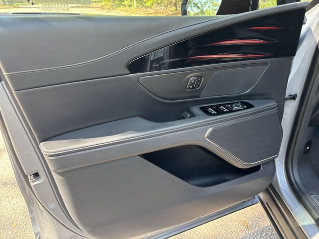 Used 2024 Lincoln Nautilus Premier w/ Jet Appearance Package AWD/4WD image 13