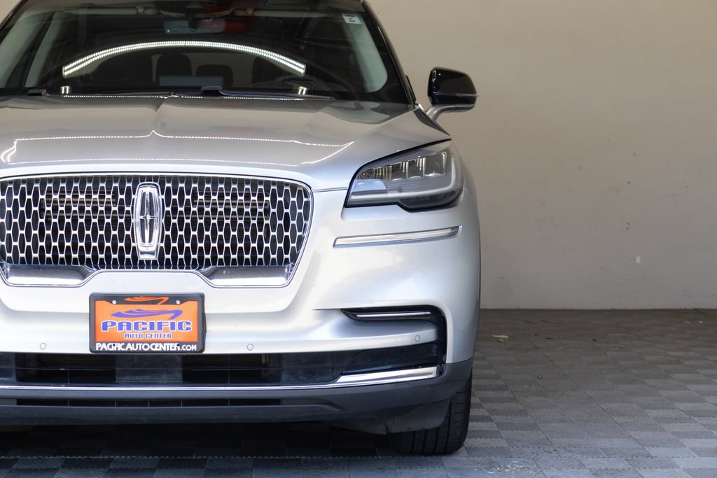Used 2023 Lincoln Aviator AWD image 5