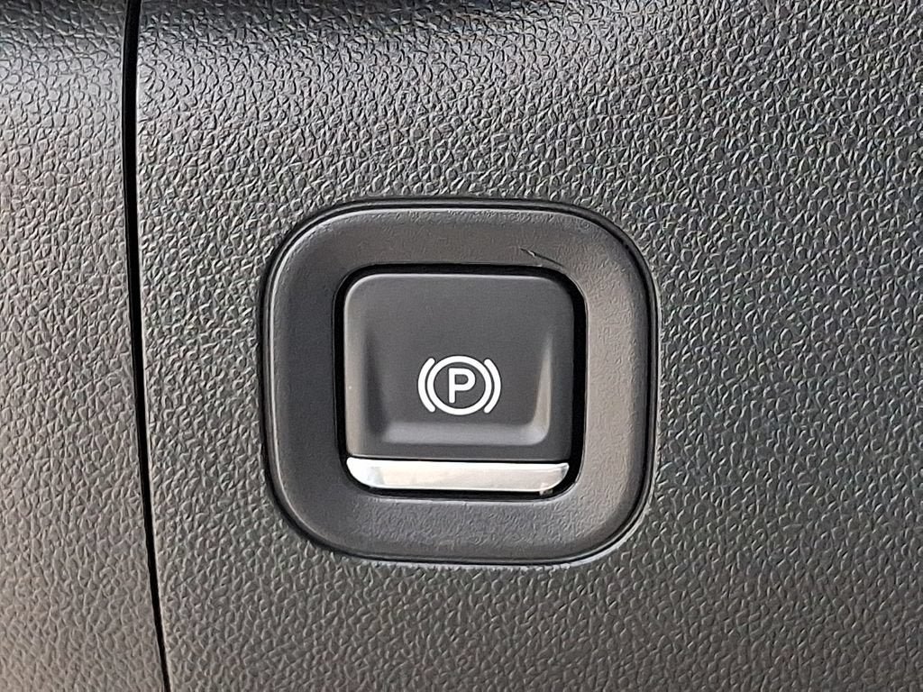 Used 2020 Chevrolet Silverado 1500 Custom w/ Custom Value Package RWD image 22