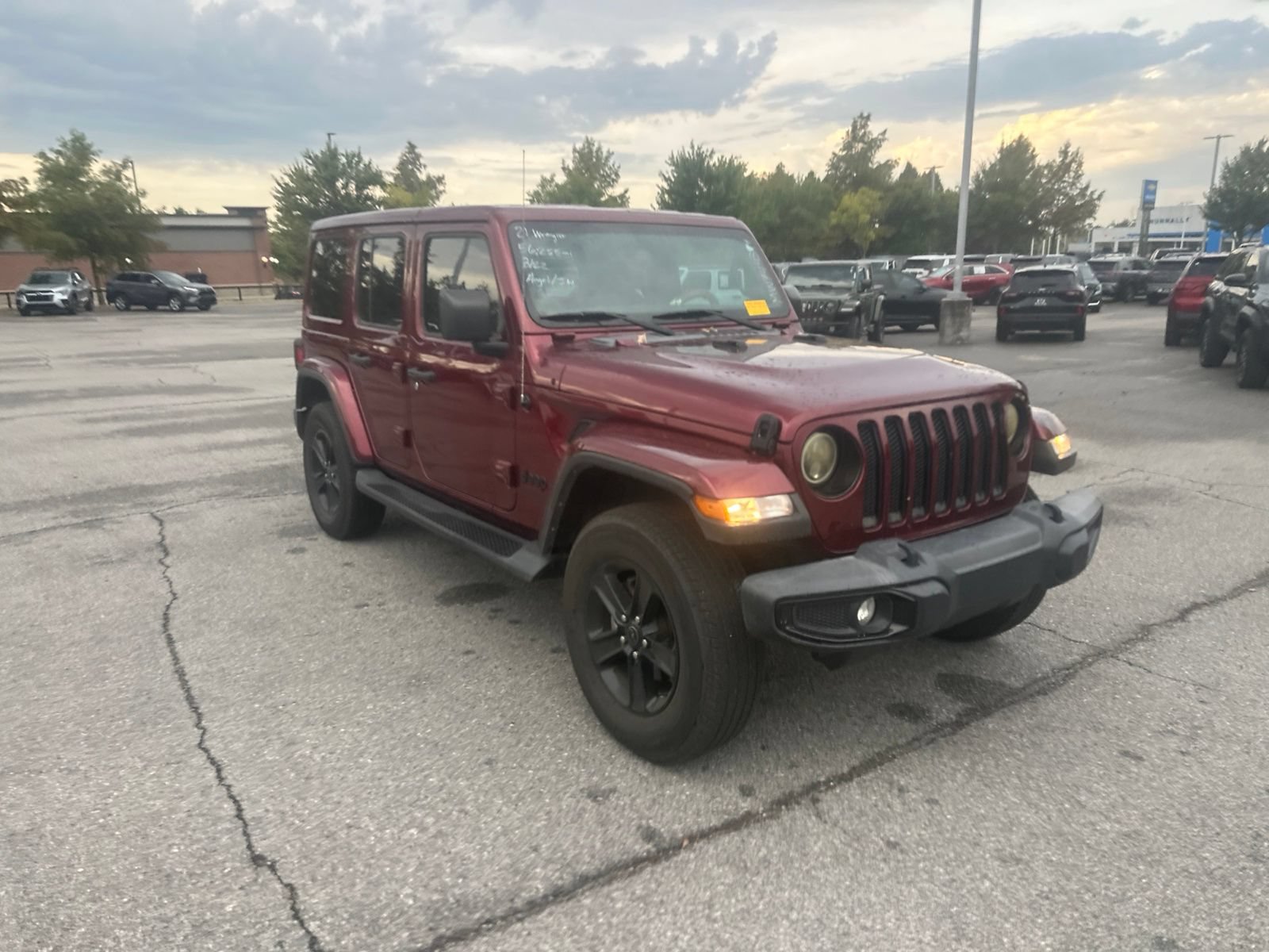 Used 2021 Jeep Wrangler Unlimited Sahara AWD/4WD image 3