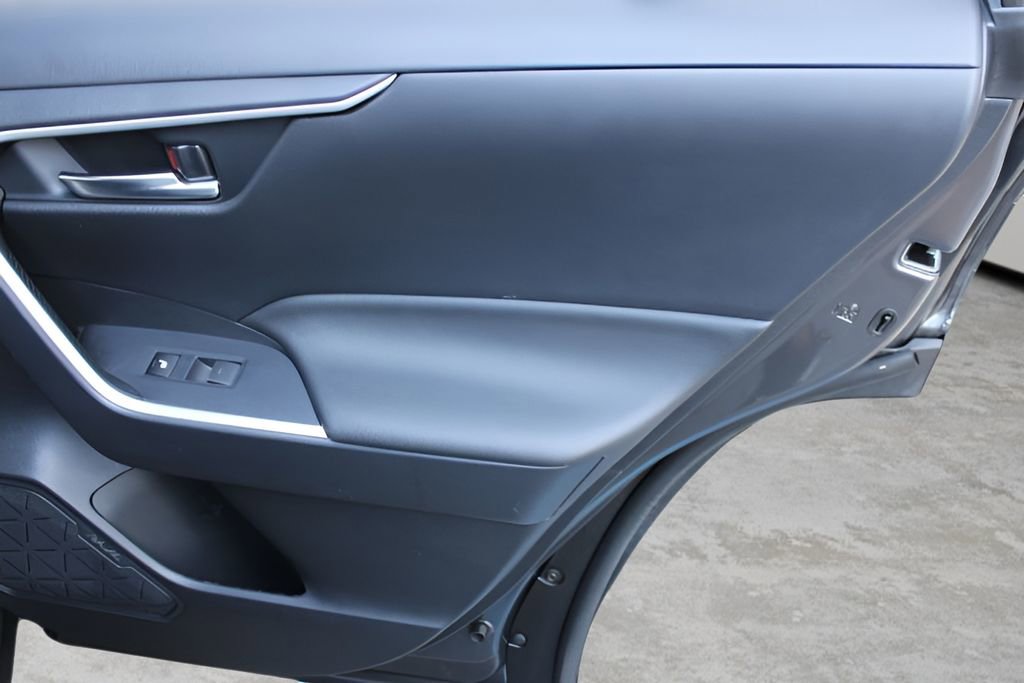 Used 2023 Toyota RAV4 SE w/ Weather & Moonroof Package image 23