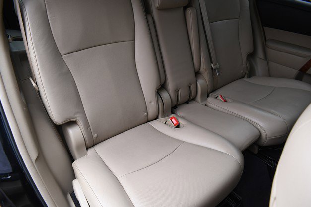 Used 2012 Toyota Highlander Limited w/ Tow Pkg AWD/4WD image 29