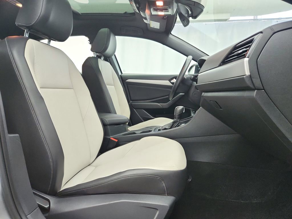 Used 2020 Volkswagen Jetta R-Line w/ R-Line Cold Weather Package FWD image 27