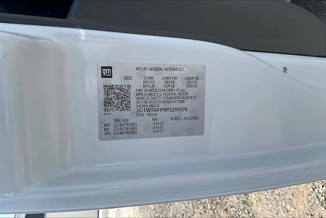 Used 2023 GMC Savana 2500 w/ Driver Convenience Package image 6