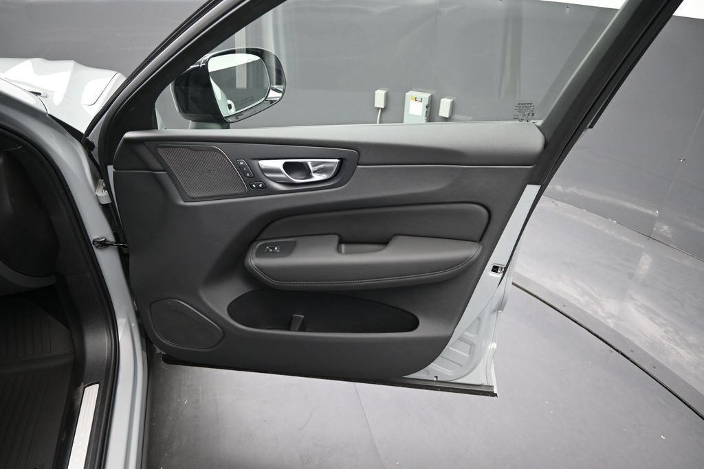 New 2026 Volvo XC60 B5 Ultra w/ Climate Package AWD/4WD image 23