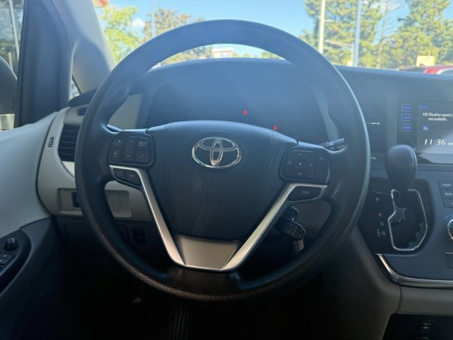 Used 2017 Toyota Sienna LE image 20