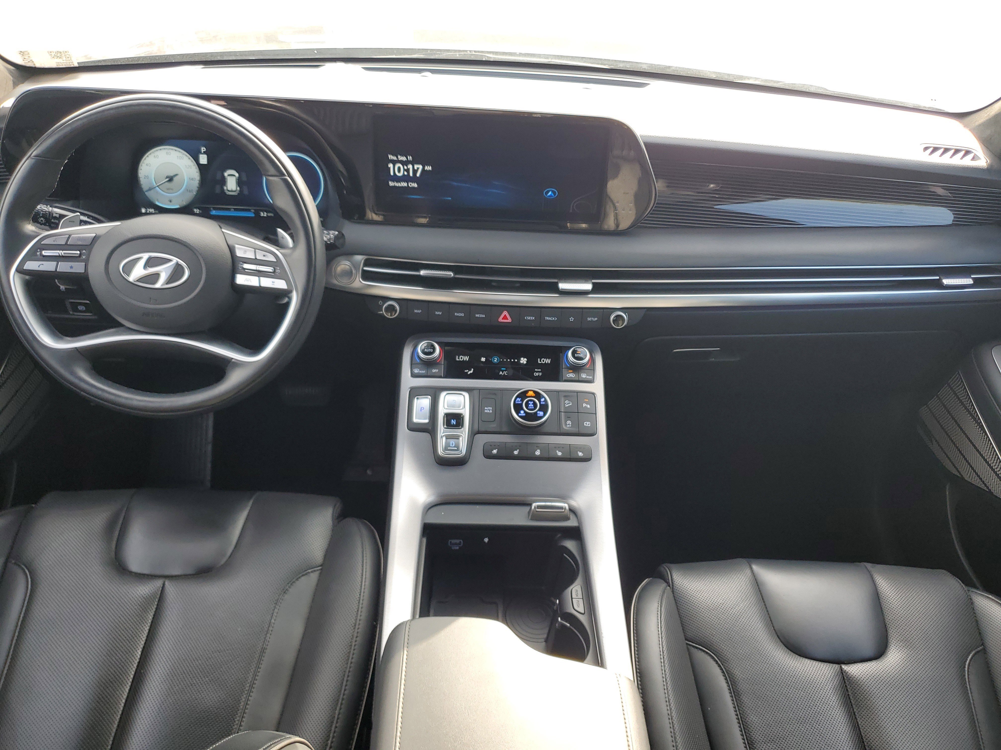 Used 2024 Hyundai Palisade Calligraphy image 16