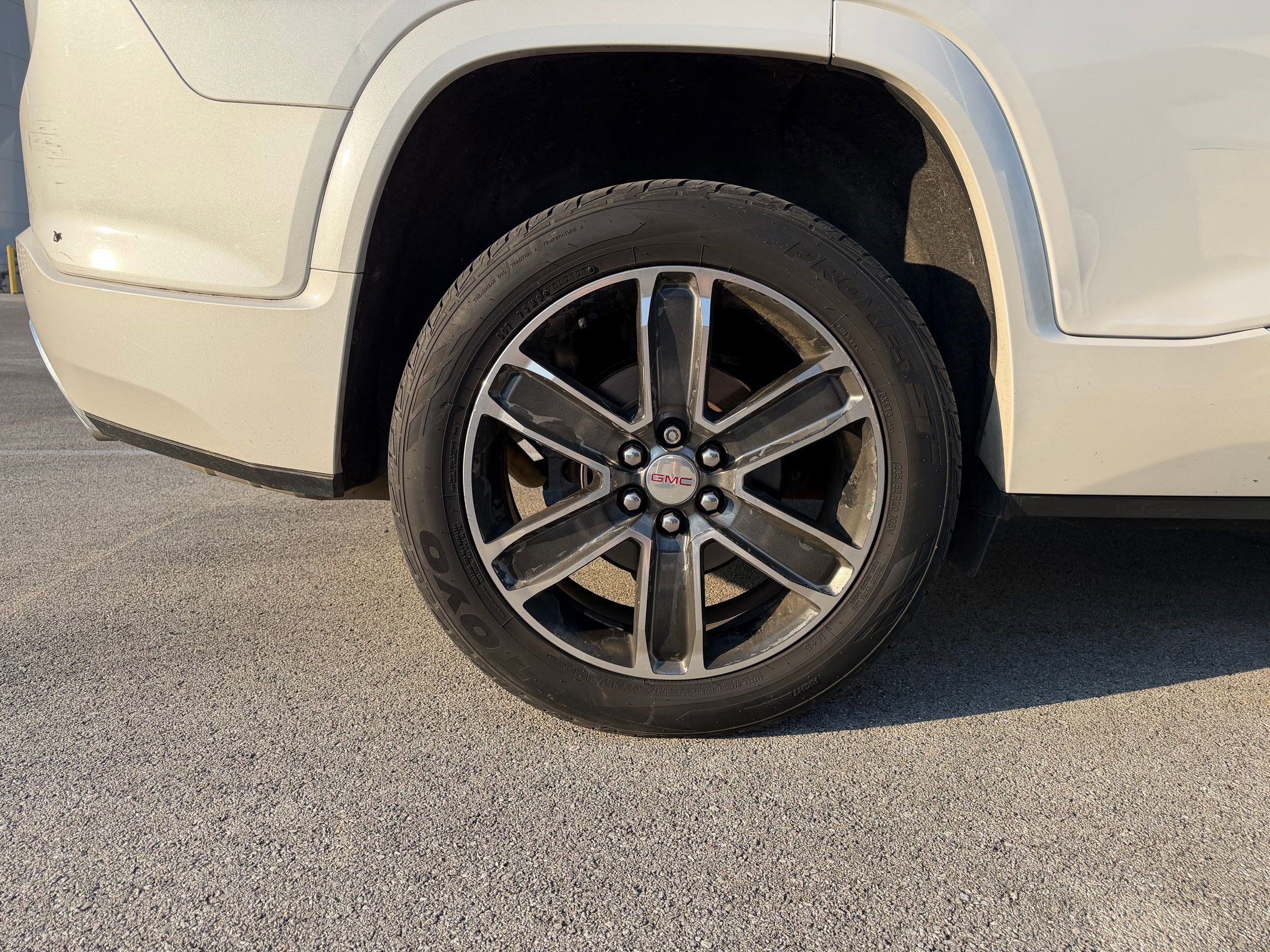 Used 2017 GMC Acadia Denali w/ Technology Package image 9