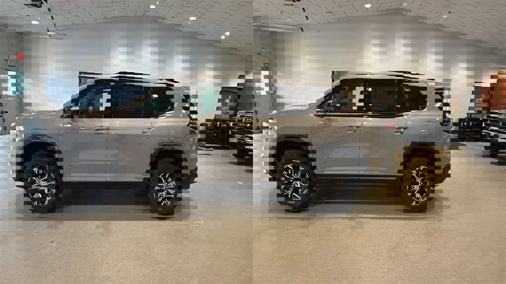 New 2026 GMC Acadia AT4 w/ Luxury Package image 4