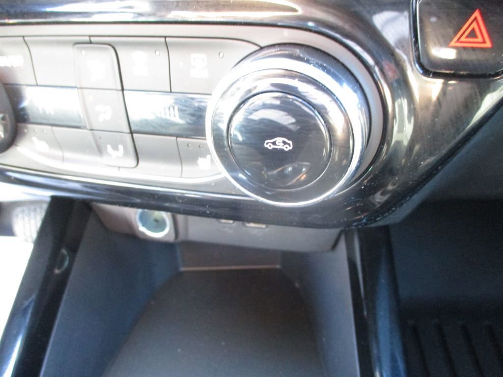 Used 2025 Chevrolet Trax RS w/ Driver Confidence Package image 14