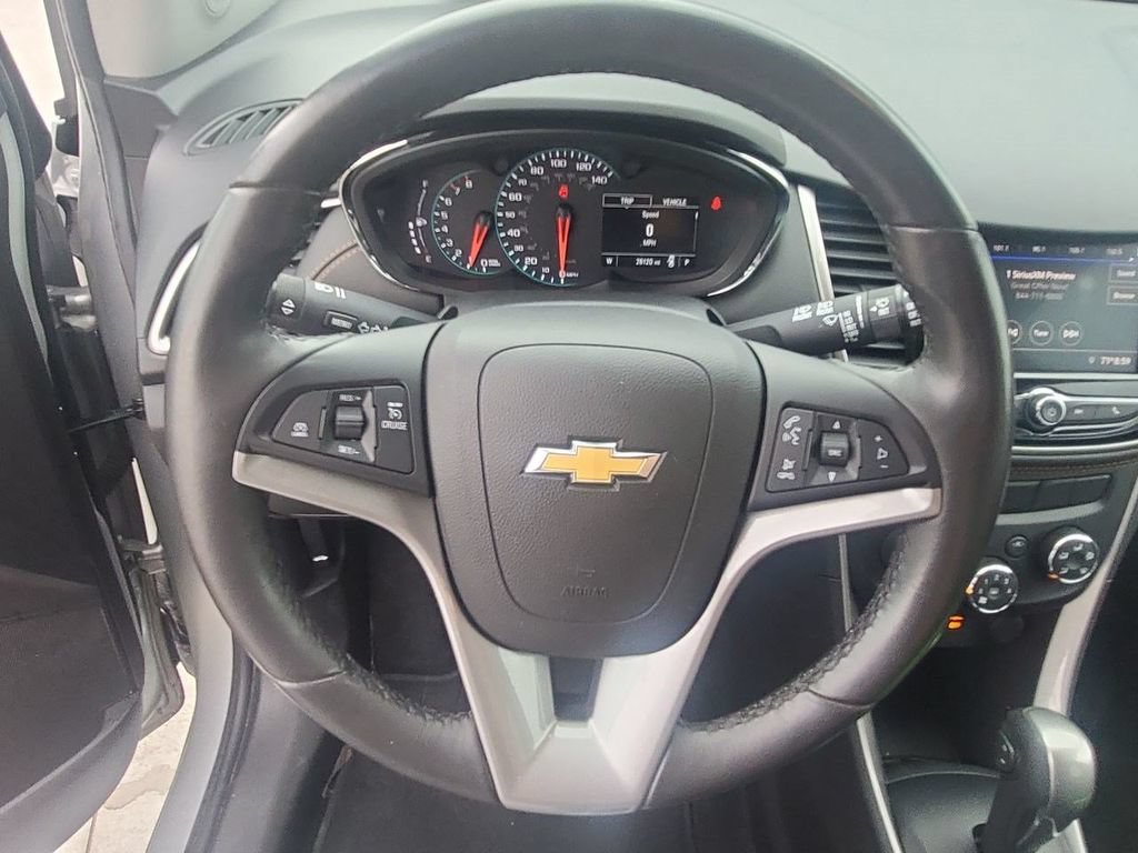 Used 2022 Chevrolet Trax LT w/ LT Convenience Package AWD/4WD image 18
