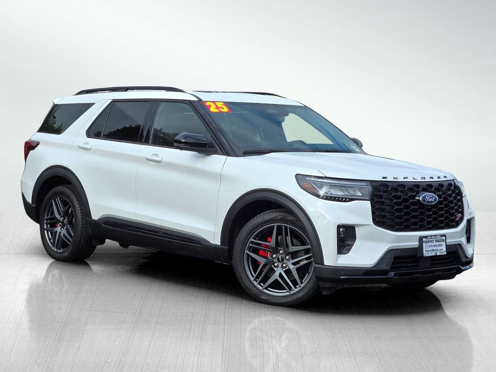 Used 2025 Ford Explorer ST image 1